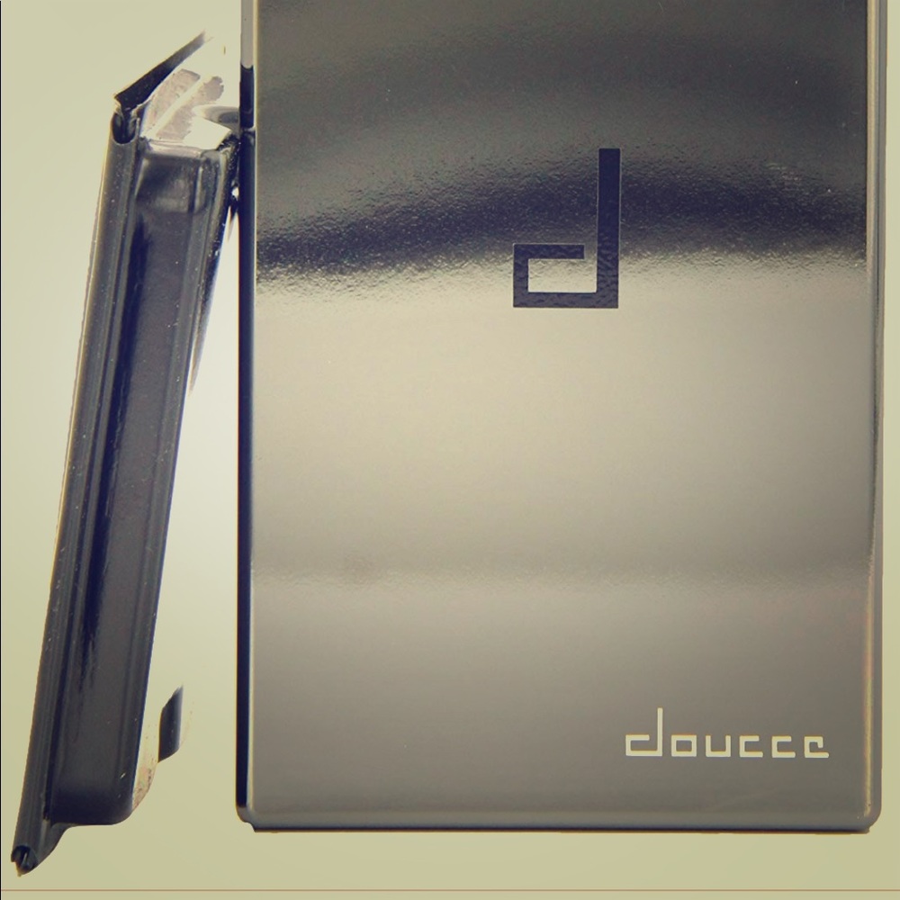 Doucce Two Way Mineral Foundation Multi Shade Opt